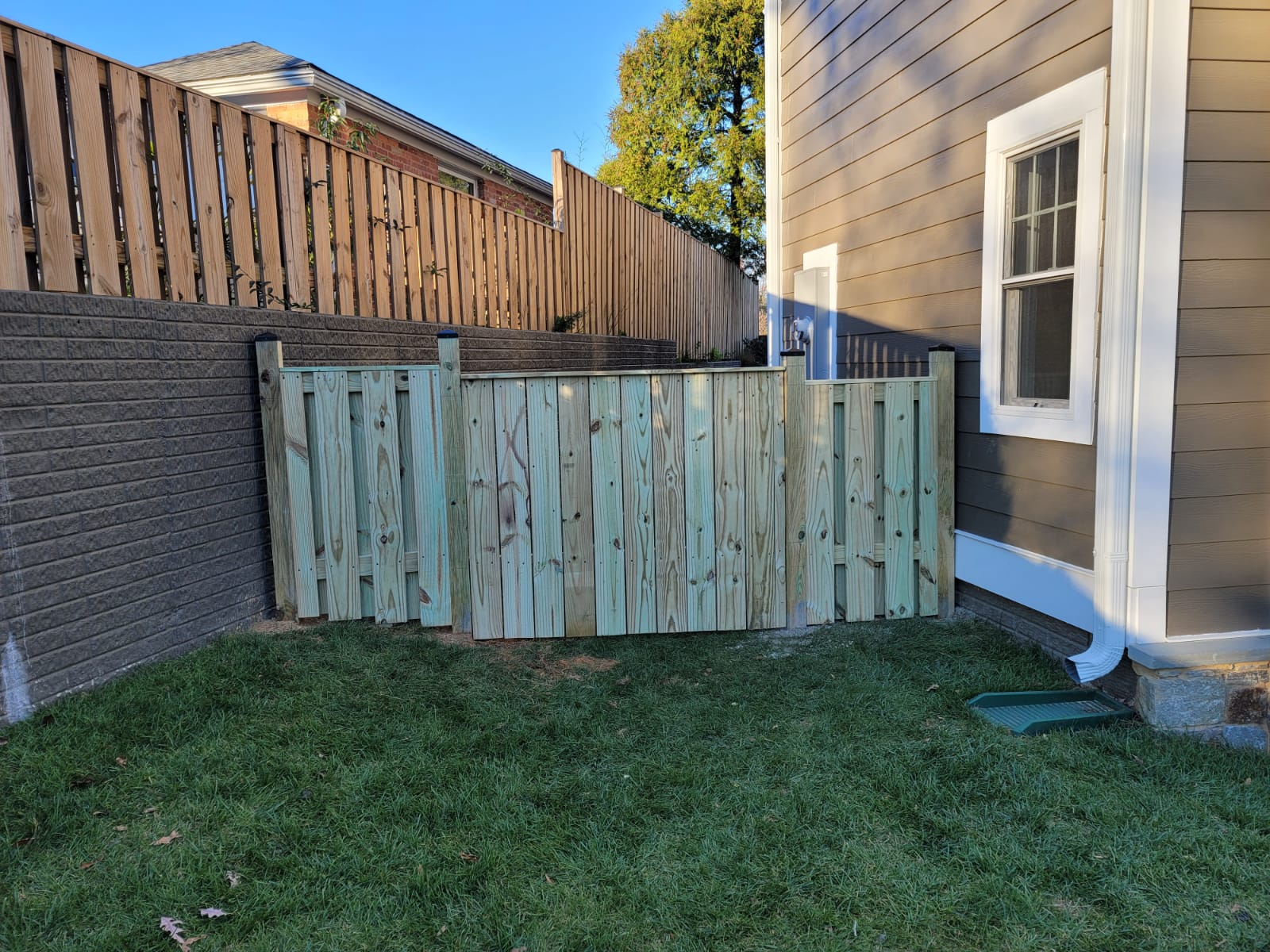 Professionals for Your Fence Maintenance and Repair Is Important