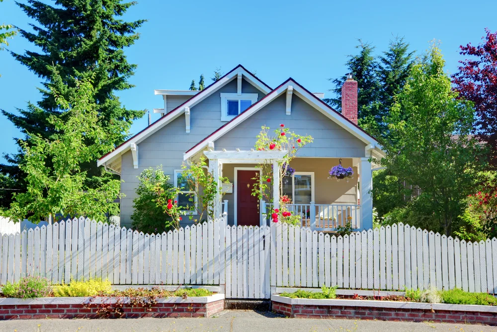 Get Best Handyman Services to Add Fence on Your Property